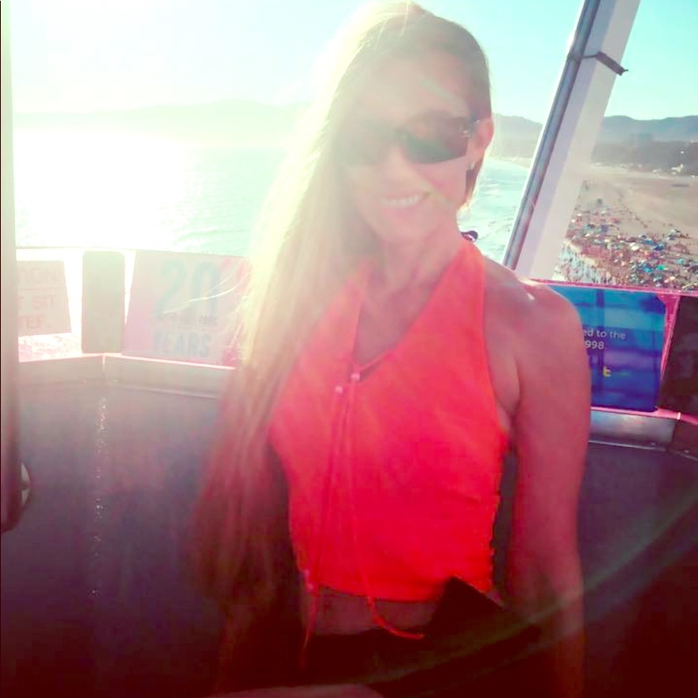 Top - Picture 2 of 6